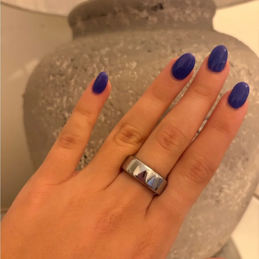 Oura Black Charging Base with Silver Ring Connector and USB Cable